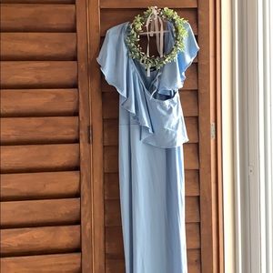 Off the shoulder maternity dress & flower crown